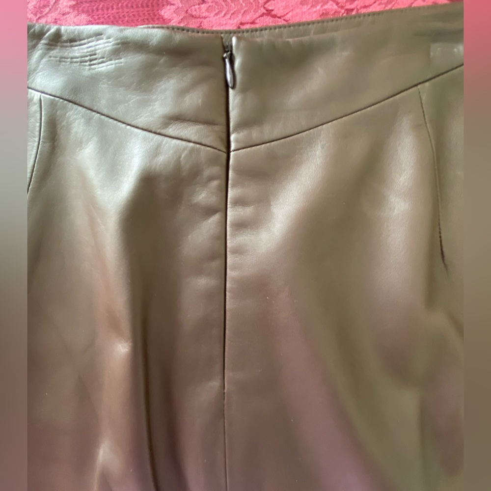 Vintage Banana Republic leather skirt - Picture 6 of 6